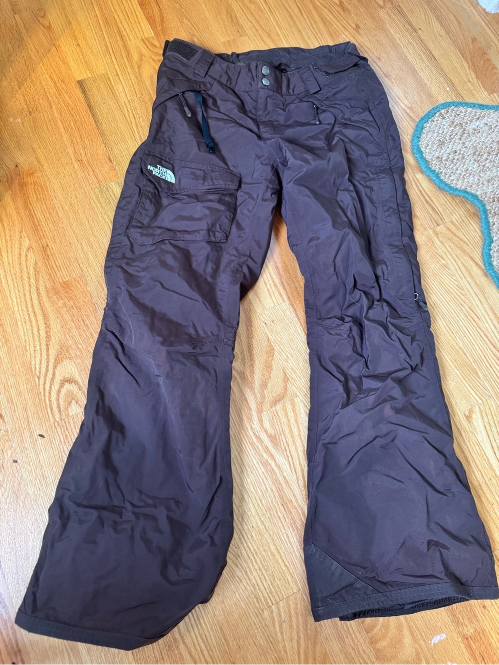 The North Face HyVent cargo ski and snow pants sz s